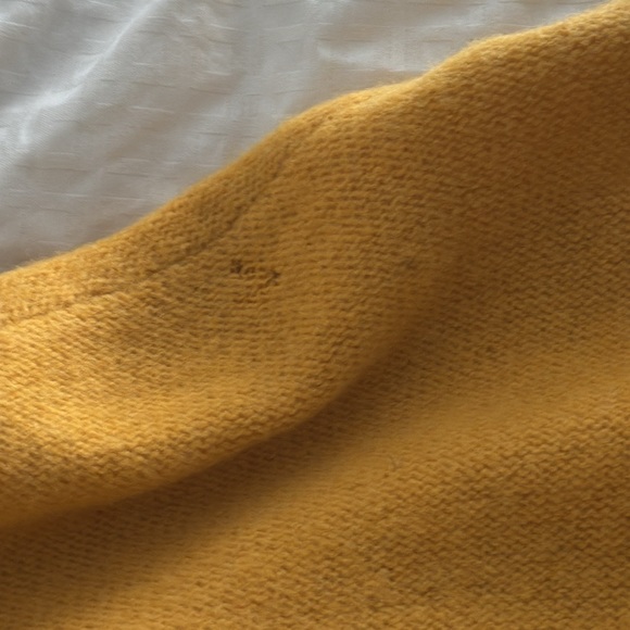 Beautiful snap shawl like sweater with snap closure. - Picture 7 of 8